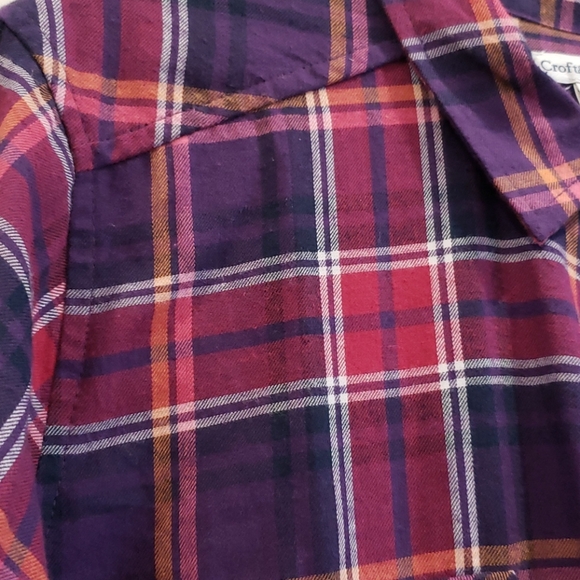 Red Plaid women's shirt. - Picture 6 of 7